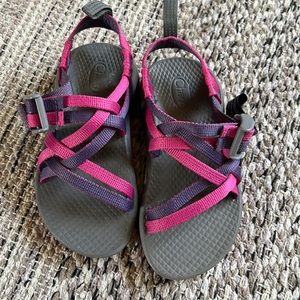 Girls Chaco Sandal - size 10